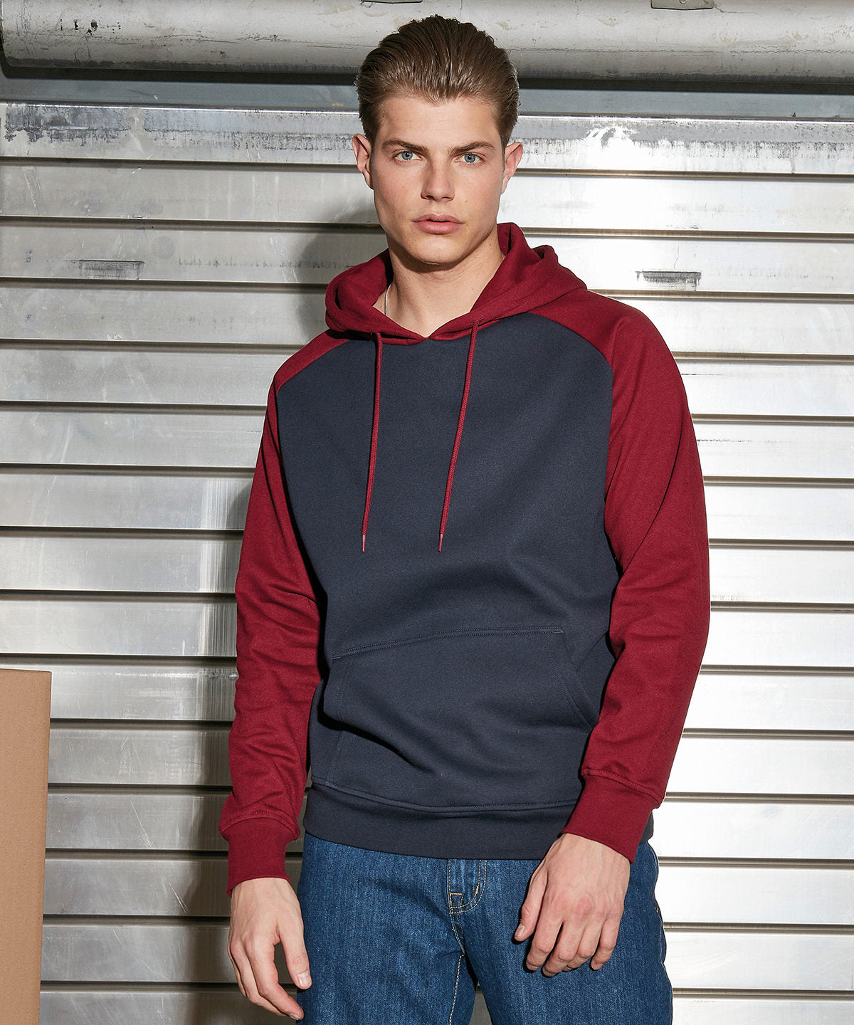 Basic raglan hoodie